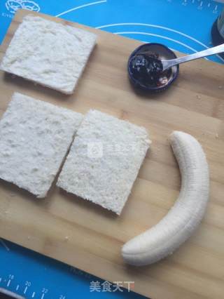 Toast Banana Blueberry Roll recipe