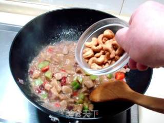 Stir-fried Beef with Cashew Nuts recipe
