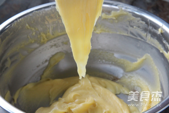 Tortoise Meringue Puffs recipe