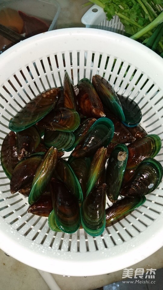 Boiled Mussels with Black Pepper recipe