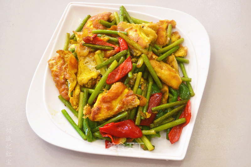 Scrambled Eggs with Garlic Moss recipe