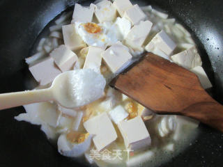 Boiled Tofu with Salted Duck Eggs, Seafood and Mushrooms recipe