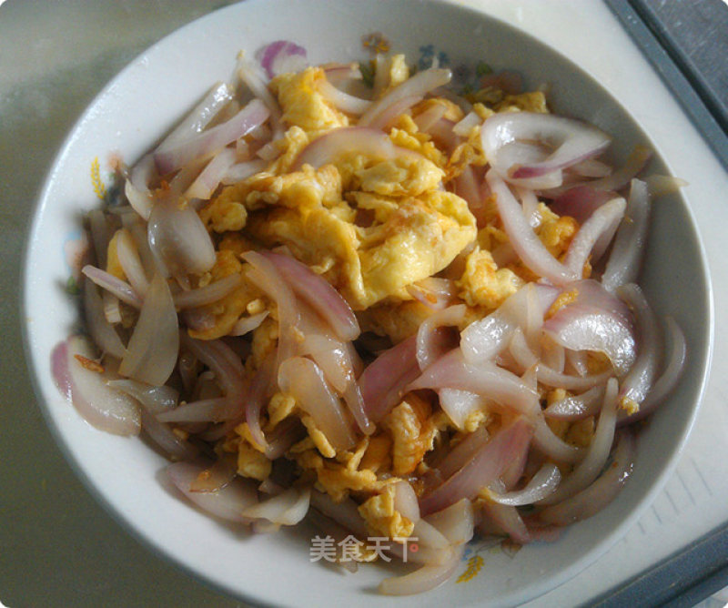 Scrambled Eggs with Onions recipe