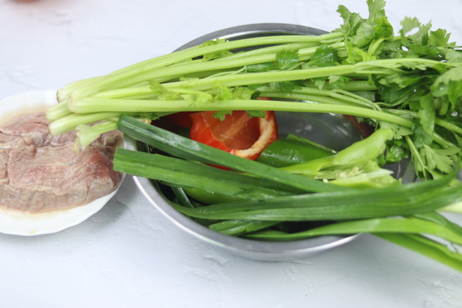 Celery Stir-fried Beef recipe