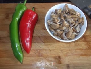 Stir-fried Pork Intestines with Chili recipe