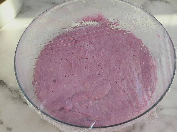 The Purple Sweet Potato Pudding without A Drop of Water is Sweet and Soft and Delicious recipe