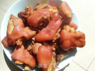 Marinated Pig's Trotters (color with Fried Sugar) recipe