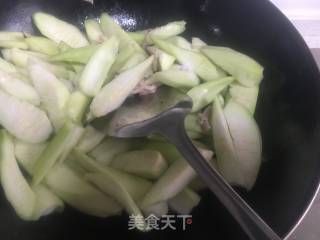 Loofah Stir-fried Shredded Pork recipe