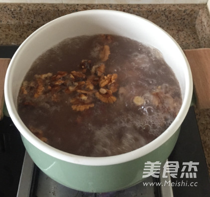 Walnut Lotus Seed Pork Bone Pot recipe