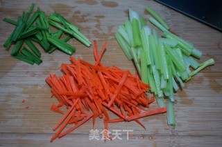 [jiangxi] Bamboo Shoot Skin Mixed with Red Oil recipe