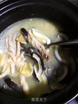 Braised Chicken Feet with Coconut Flower recipe