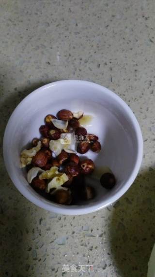 Papaya, Tremella, Lotus Seed and Lily Soup recipe