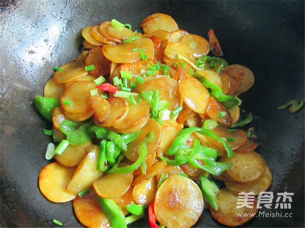 Stir-fried Green Pepper with Mung Bean Cake recipe