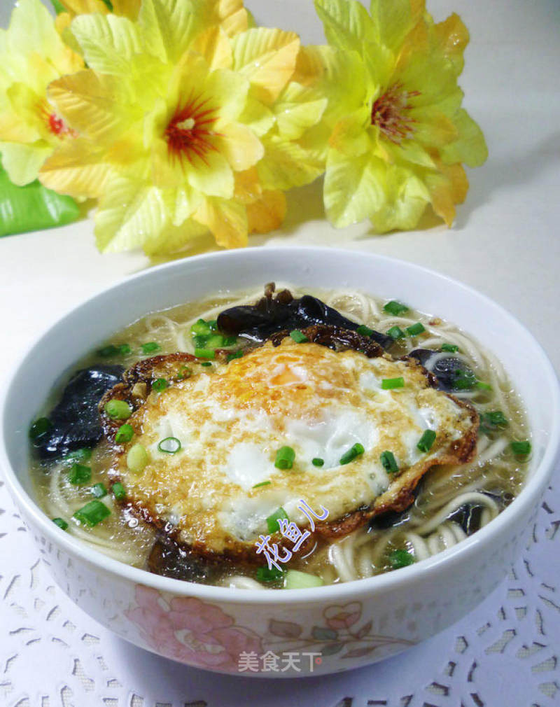 Fried Egg Black Fungus Ramen recipe