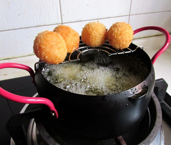 Tomato Potato Cheese Balls recipe