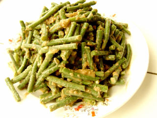 Cowpeas with Garlic and Hemp Sauce recipe