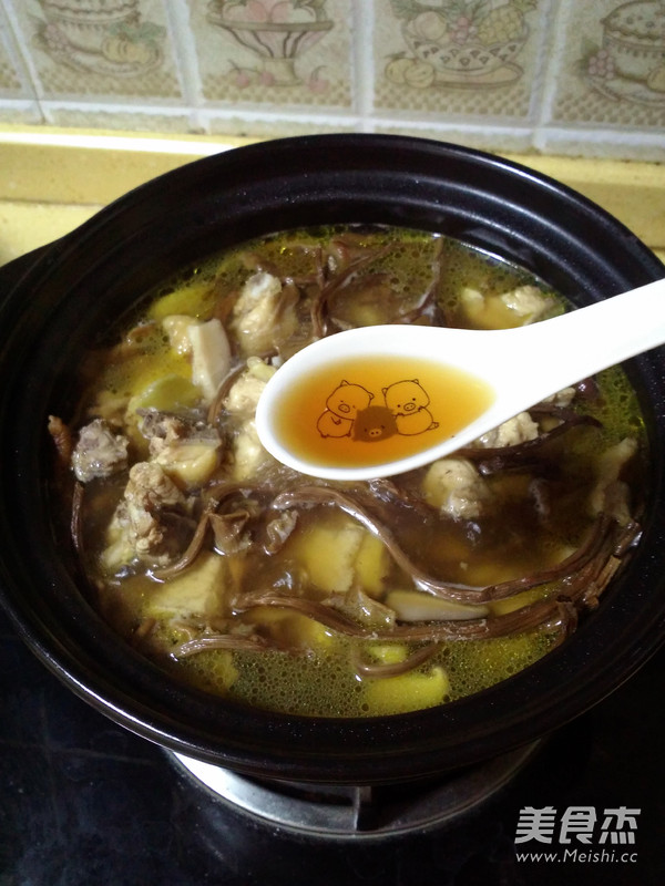 Chicken Soup with Tea Tree Mushroom recipe