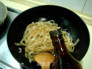 Home-made Delicious "dry Stir-fried Niuhe" recipe