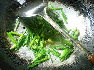 Stir-fried Pork Lung with Leek Flower recipe