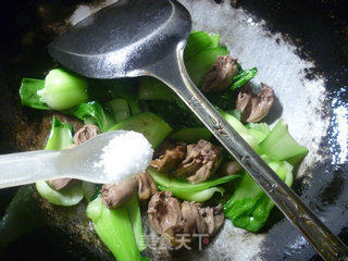 Stir-fried Vegetables with Chicken Hearts recipe