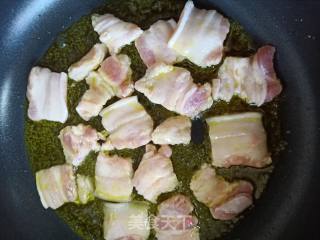 Stir-fried Pork with Green Garlic recipe
