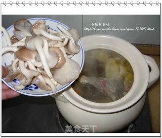 Mushroom Stewed Chicken Soup recipe