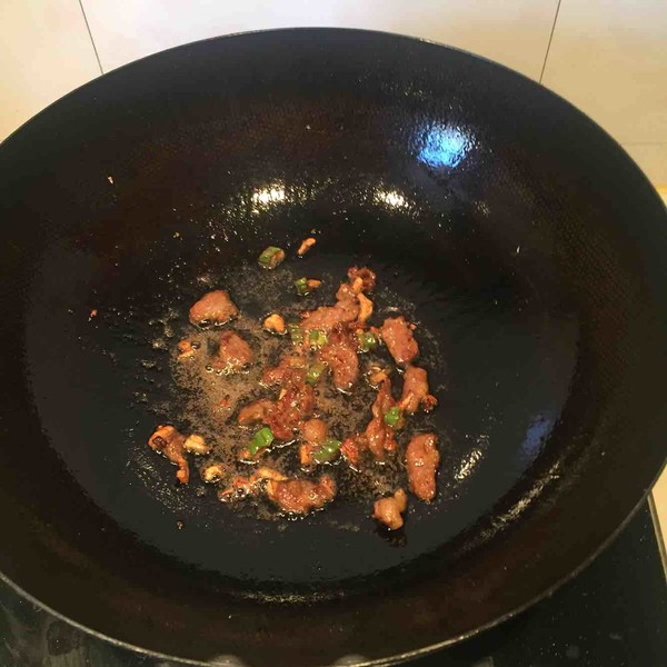 Stir-fried Pork with Peanut Sprouts recipe