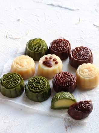 Snowy Mooncakes with Custard Filling recipe