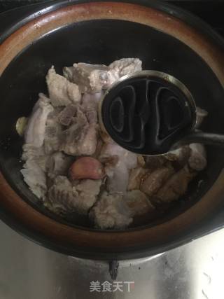 Braised Pork Ribs in Small Intestine recipe