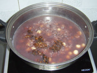 Longan and Lotus Seed Honey Glutinous Porridge recipe