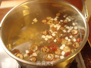 Hawthorn, Horseshoe and Poria Lean Meat Soup recipe
