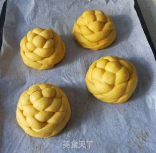 Pumpkin Hydrangea Bread recipe