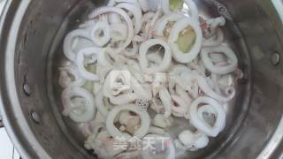 Fried Squid with Celery recipe