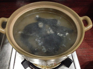 Cordyceps Flower and Yam Black Chicken Soup recipe