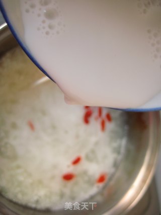 Replenishing Blood and Nourishing Qi, Nourishing Appearance-ice-flowered Wolfberry Sweet Wine Stuffed recipe