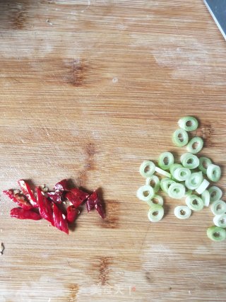 Stir-fried Eyebrow Shreds recipe