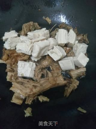 Dried Cabbage Stewed Frozen Tofu recipe