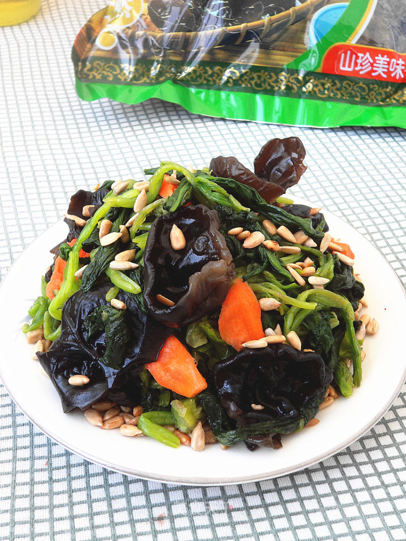 【tianjin】spinach Mixed with Black Fungus recipe