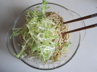 Bitter Chrysanthemum Enoki Mushroom Mixed with Dried Shreds recipe