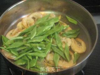 Fried White Shrimp with Long Lentils recipe