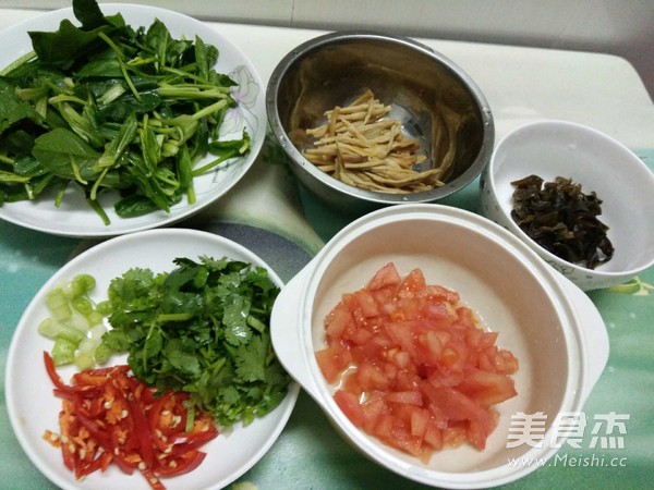 Beef, Daylily and Hu Spicy Soup recipe