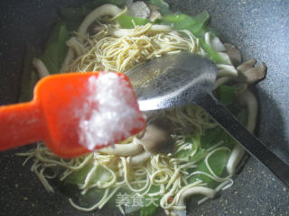 Xiuzhen Mushroom Lettuce Boiled Dried Shreds recipe