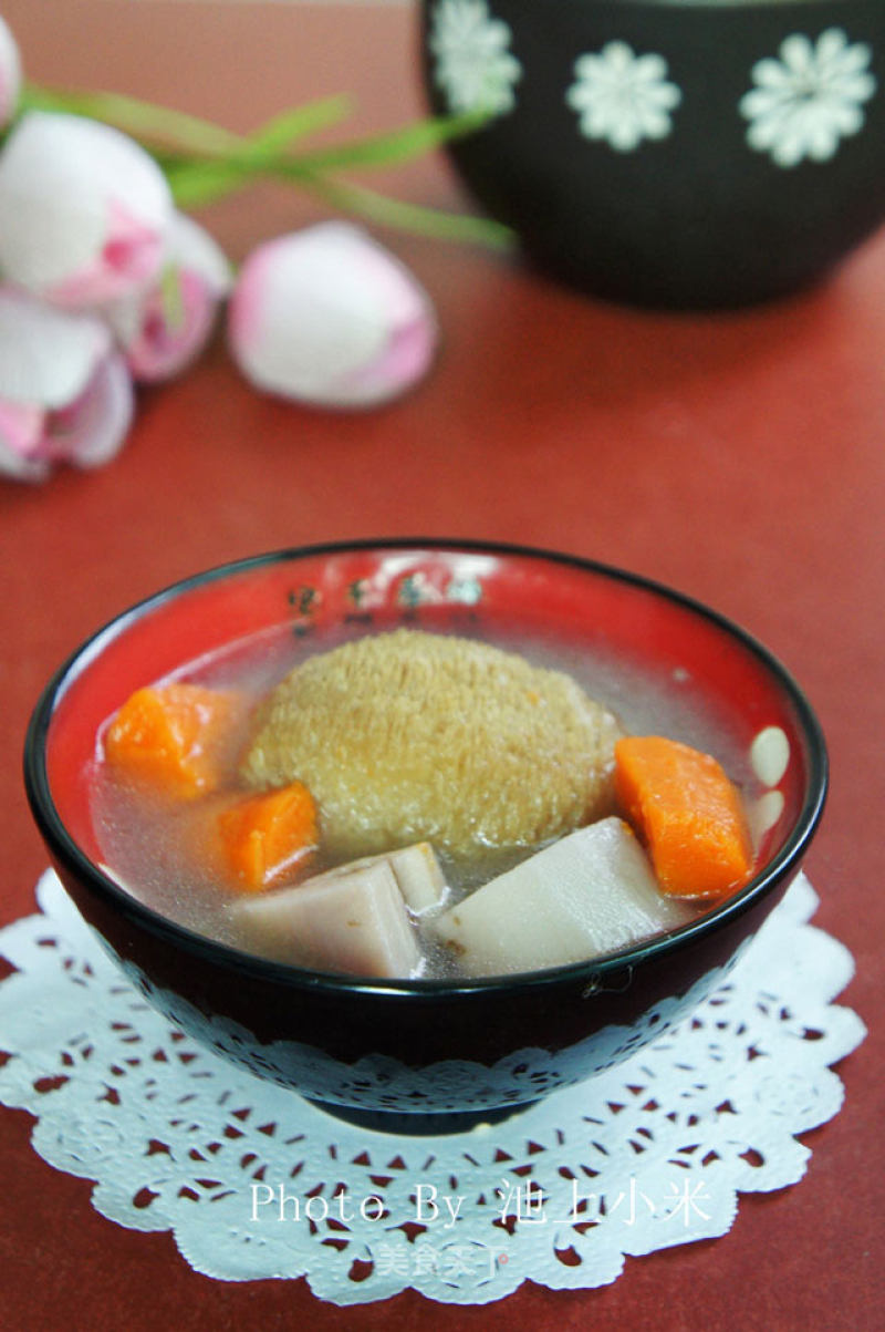 Hericium and Lotus Root Bone Soup recipe