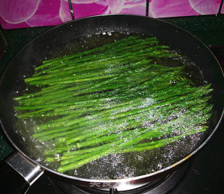 Asparagus with Spicy Garlic recipe