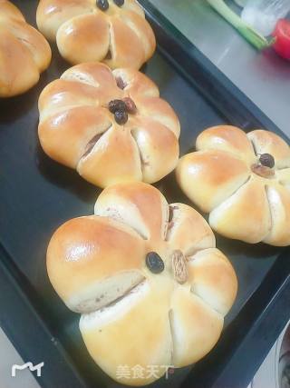 Light Cream Bean Paste Buns recipe
