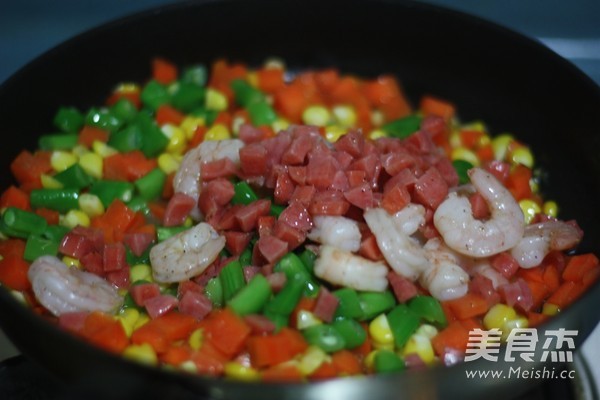 Stir-fried Dice with Walnuts and Shrimp recipe