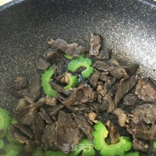 Beef Stir-fried Bitter Gourd recipe