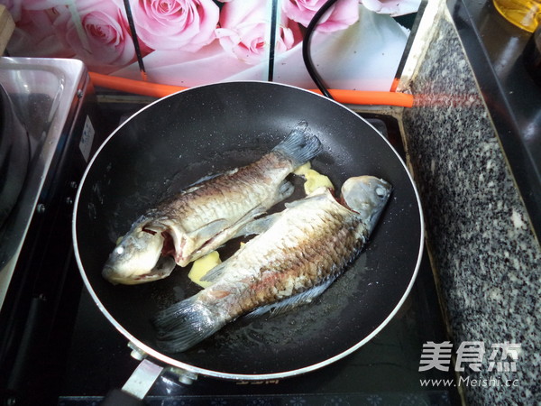 Steamed Crucian Carp recipe