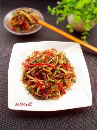 Stir-fried Shredded Beef with Bamboo Shoots