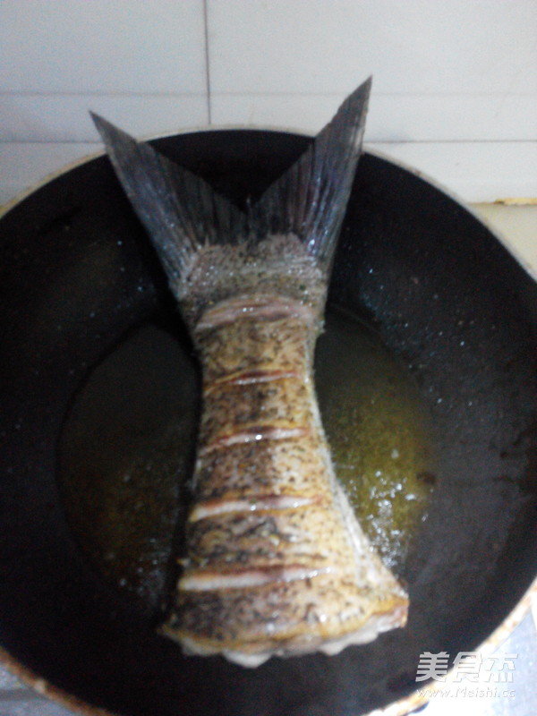 Spicy Braised Fish Tail recipe